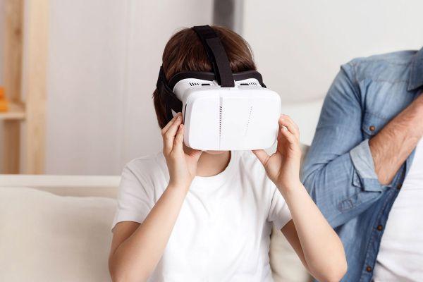 VR头显是否影响孩子的大脑还有待研究