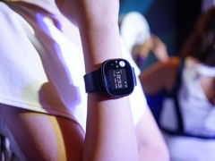 华硕发布首款智能手环：支持血压监测 28天超长续航